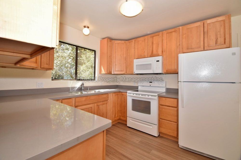 341 Cascade Dr - Photo 3 of 15