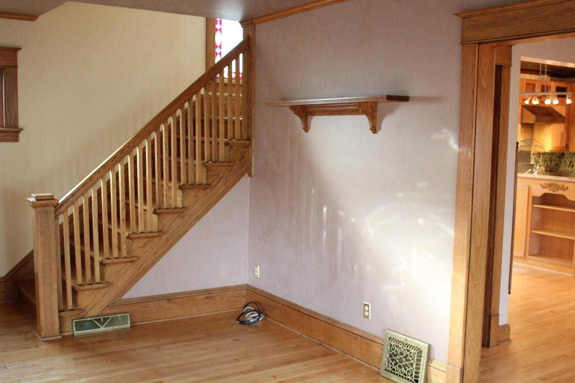 162 Wilson Ave - Photo 3 of 20