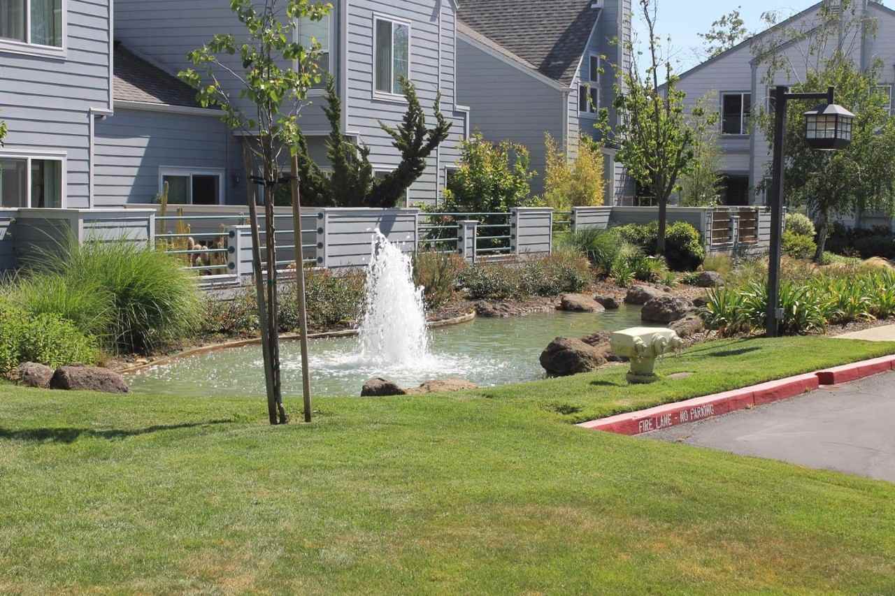 201 Bowsprit Ln - Photo 2 of 8