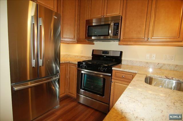 55 Emerson Plaza E #309