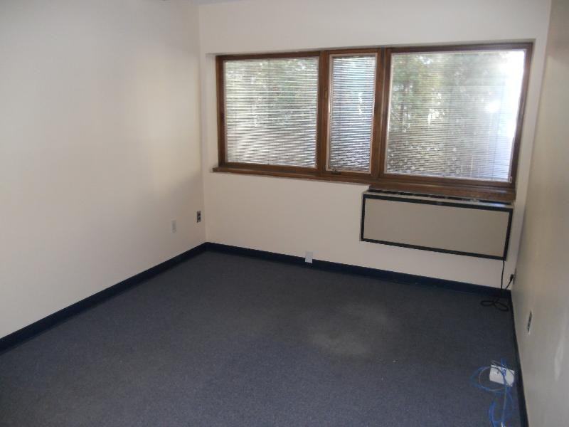 400 Hunnewell St - Photo 3 of 7
