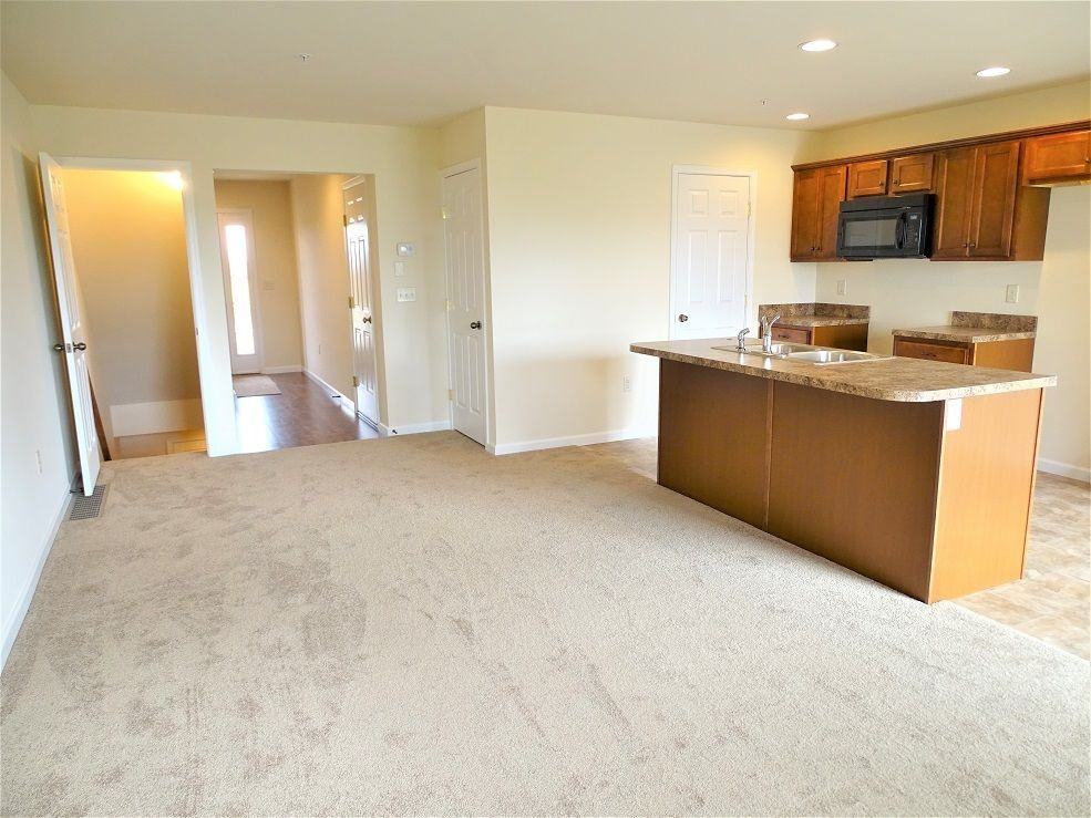 205 Locust St - Photo 2 of 18