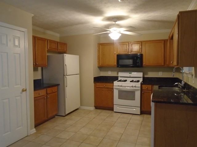 104 Ivy Springs Dr - Photo 3 of 15