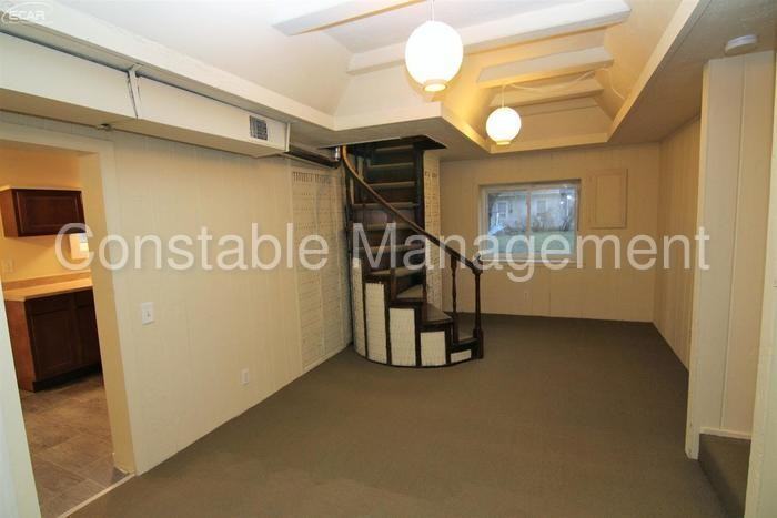 609 E Main St - Photo 3 of 10