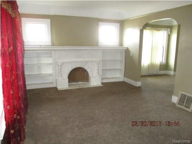 6654 Barrie St - Photo 3 of 21