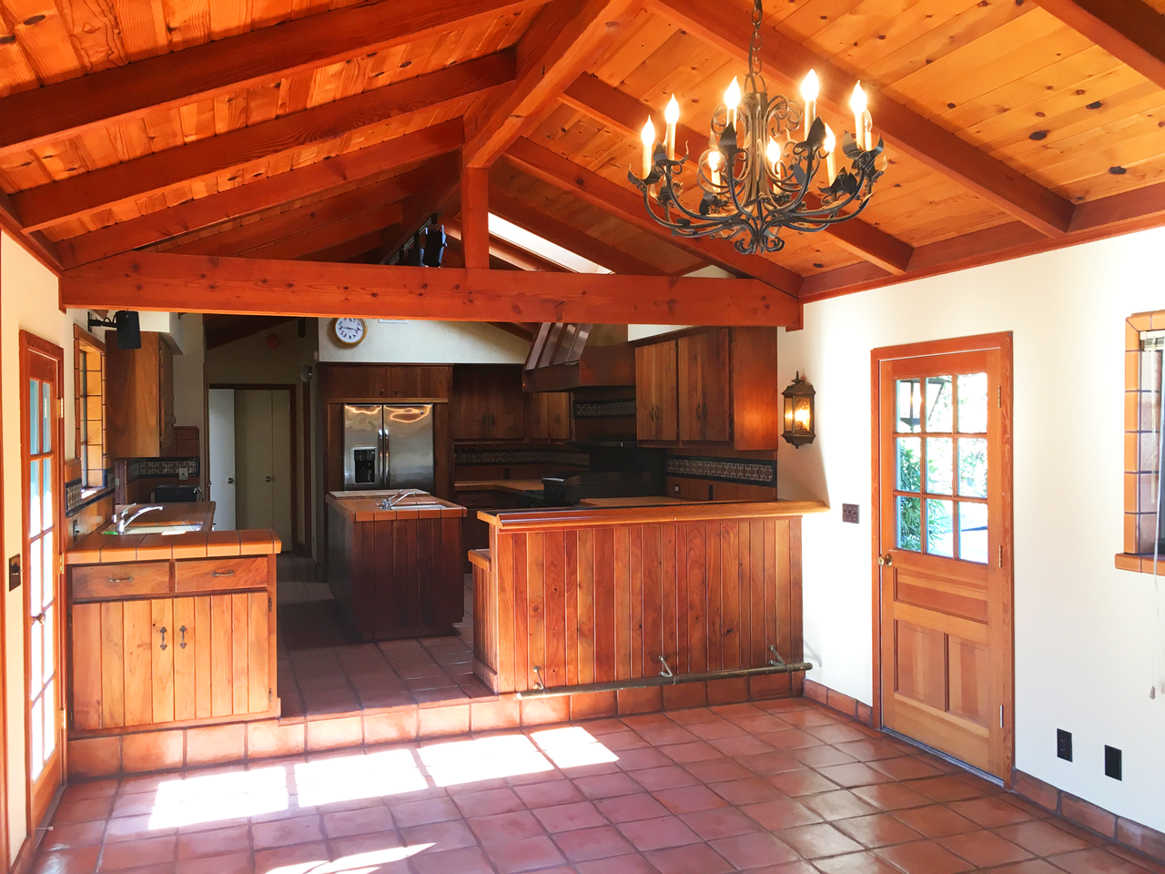 1989 Barbara Dr - Photo 2 of 6