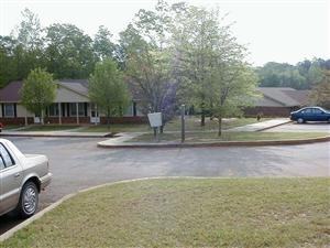 1140 Country Club Ln - Photo 2 of 4