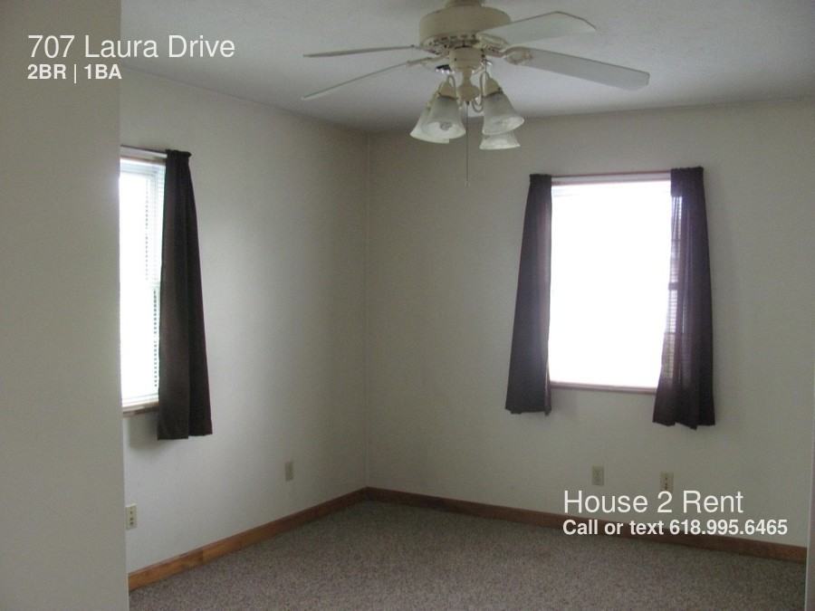 719-701 Laura Ln - Photo 3 of 11