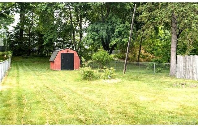 441 Mill St - Photo 2 of 12