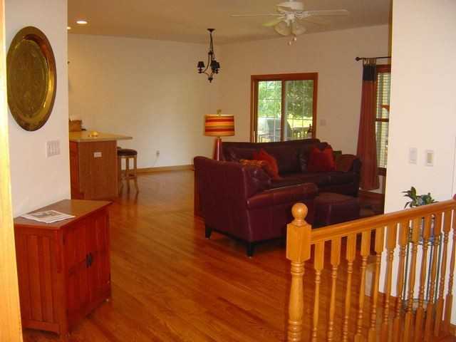 1000 Charles Ave - Photo 3 of 25