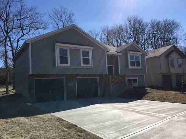 1917 S Elizabeth Ave - Photo 2 of 21