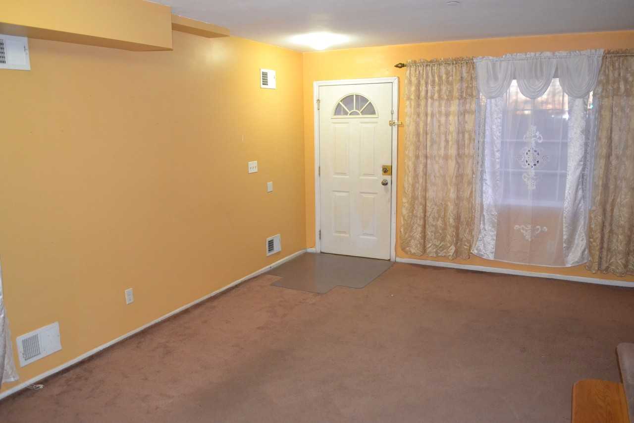 62 Elizabeth Ave - Photo 2 of 9