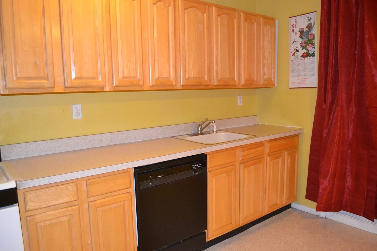 62 Elizabeth Ave - Photo 3 of 9