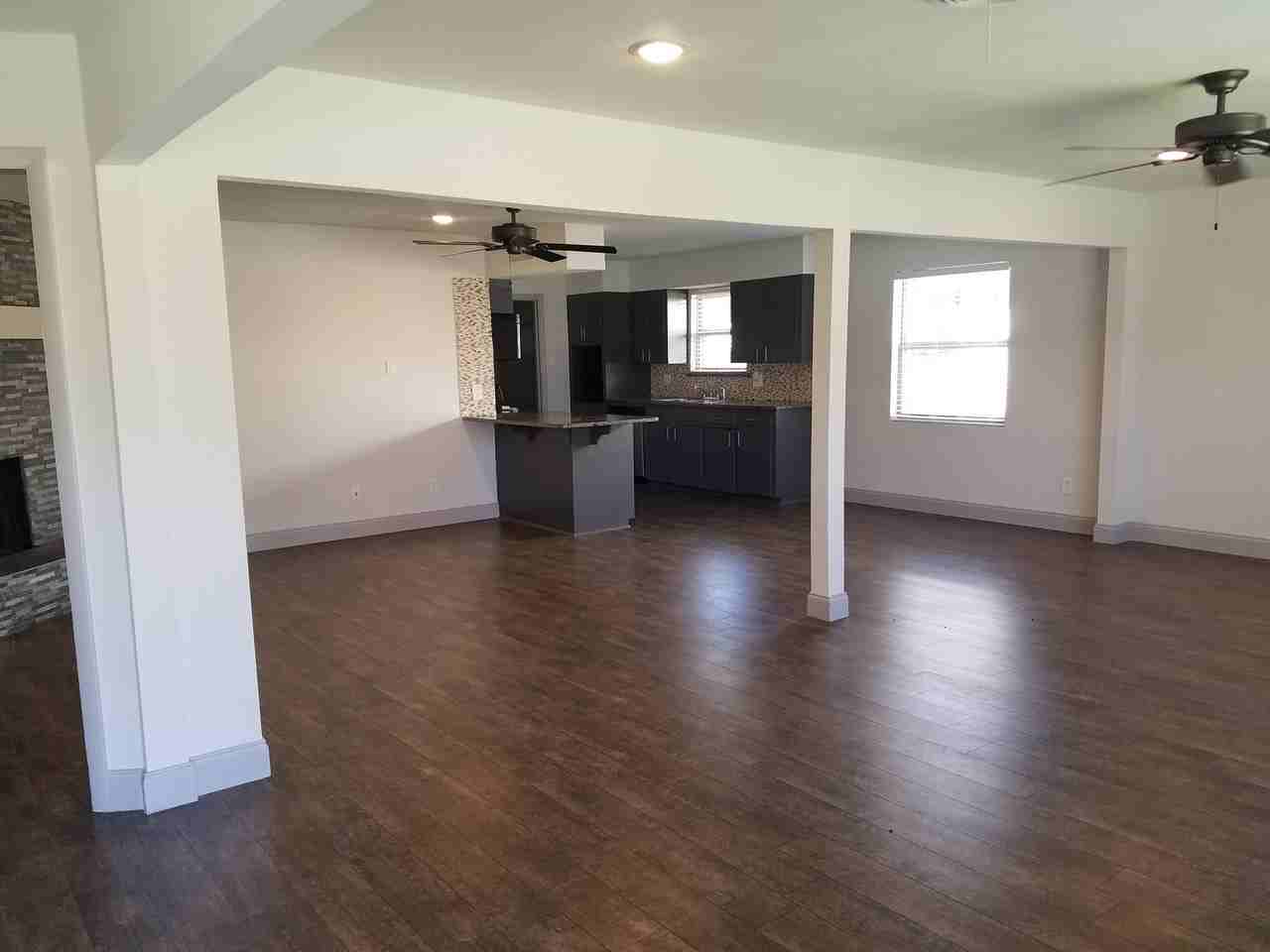 930 Green Castle Dr - Photo 3 of 14