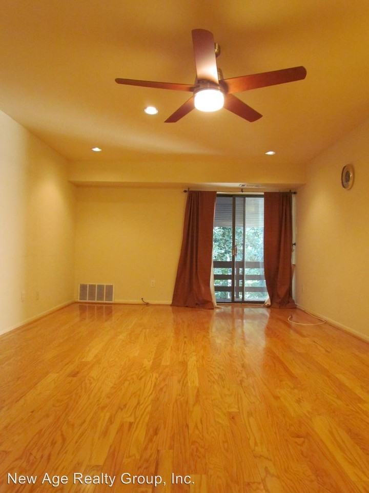 303 Shawmont Avenue - Photo 3 of 15