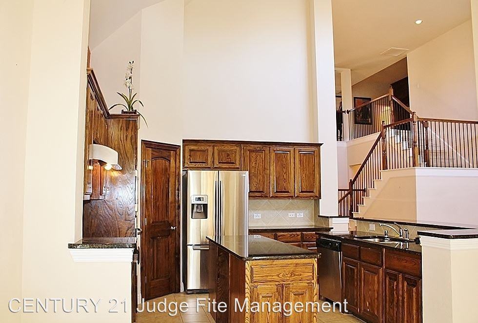 6923 Seascape Dr - Photo 3 of 10