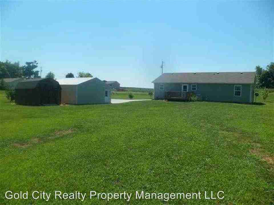 1506 Weldon Loop Rd - Photo 3 of 13