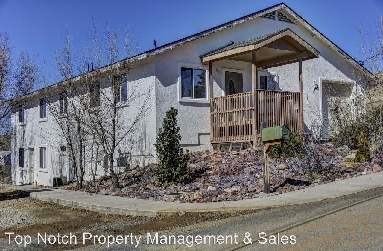 1960 Emerald Dr - Photo 2 of 17