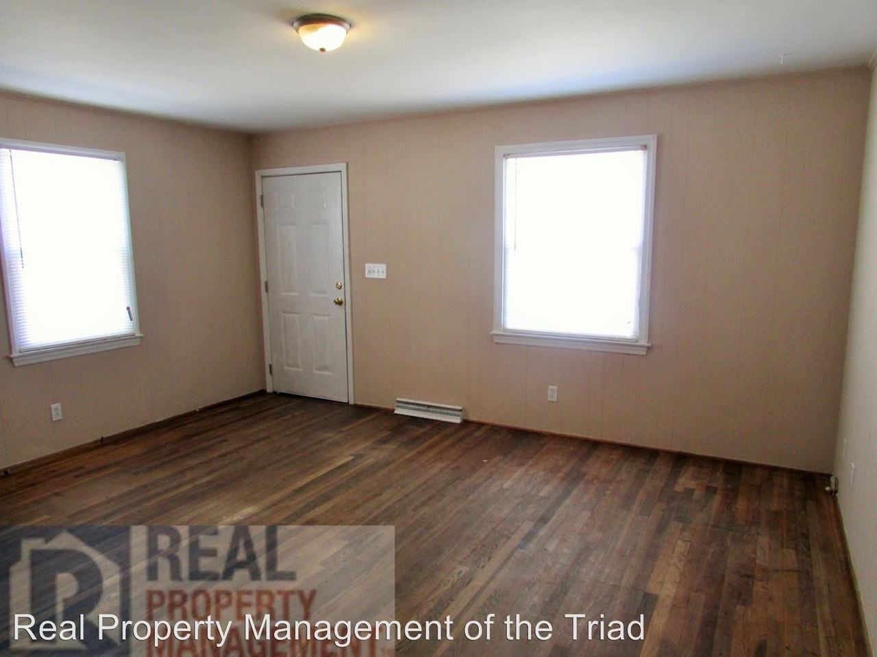 2434 Lomond St - Photo 2 of 9
