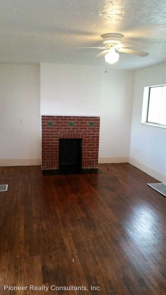 302 Morton St - Photo 3 of 12