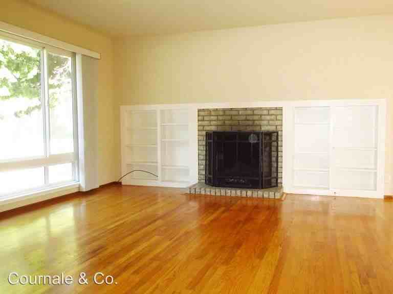 332 Fairway Dr - Photo 2 of 13