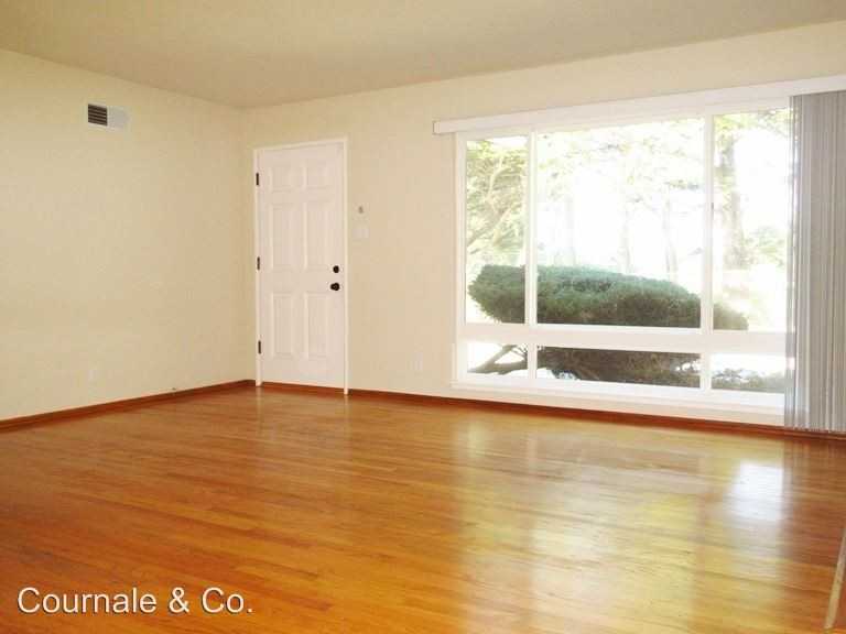 332 Fairway Dr - Photo 3 of 13