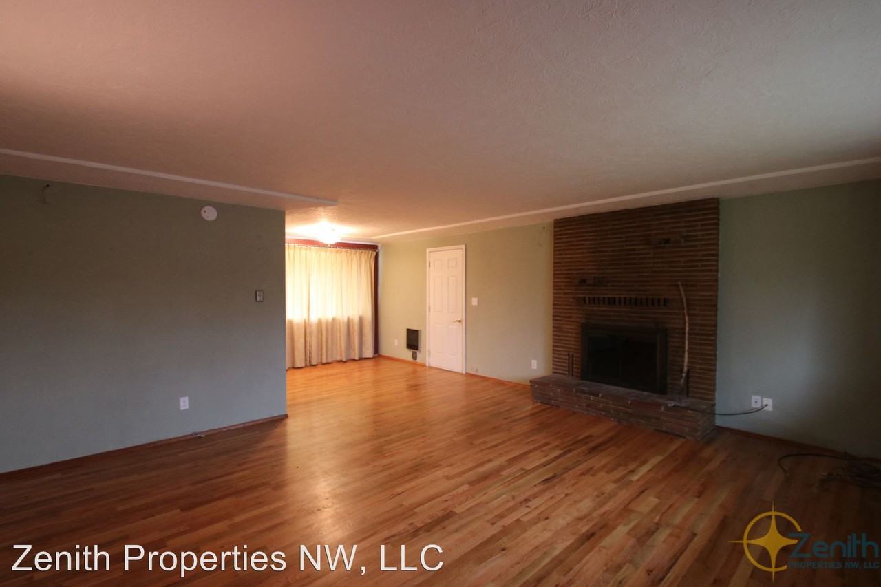 315 N Fredericksburg Way - Photo 2 of 16