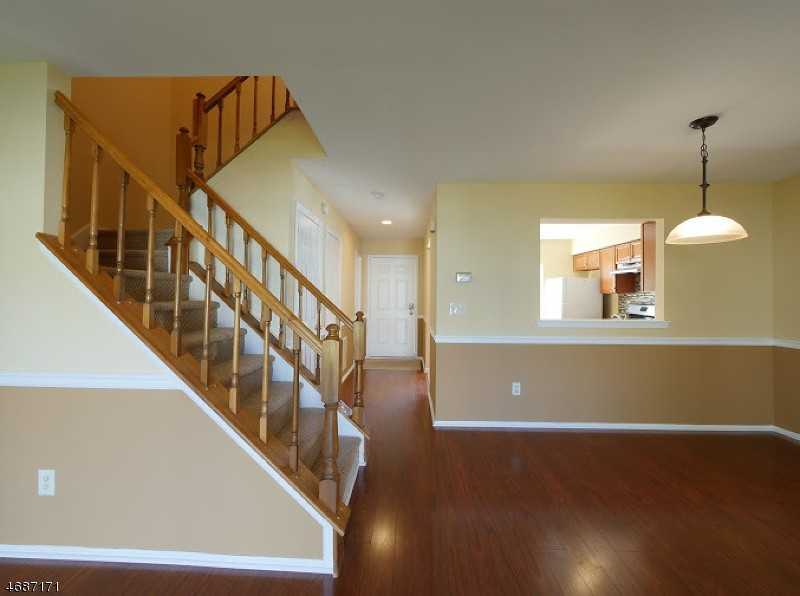 389 Inwood Ct - Photo 3 of 21