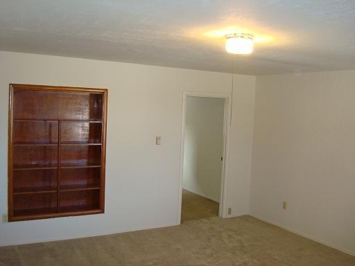 801 Alice St - Photo 3 of 15