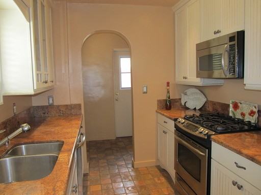 4150 Lymer Dr - Photo 3 of 10