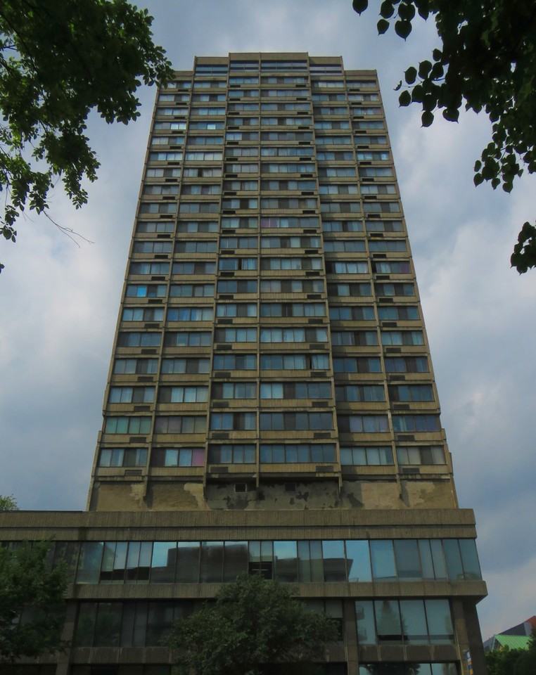 1160 Rue Saint Mathieu