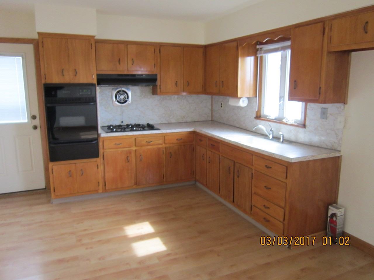 117 Rose Pl - Photo 2 of 12