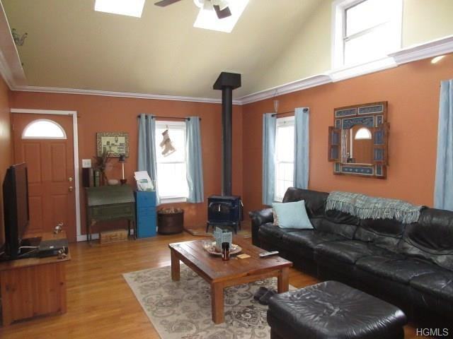 1 Stage St - Photo 3 of 17