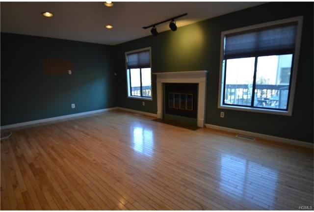 10 Dylan Ct - Photo 3 of 23