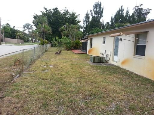 301 Lancaster St - Photo 2 of 11