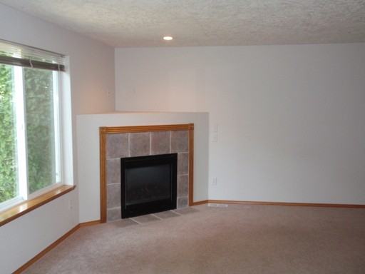 3947 SE 24th Terrace - Photo 3 of 8