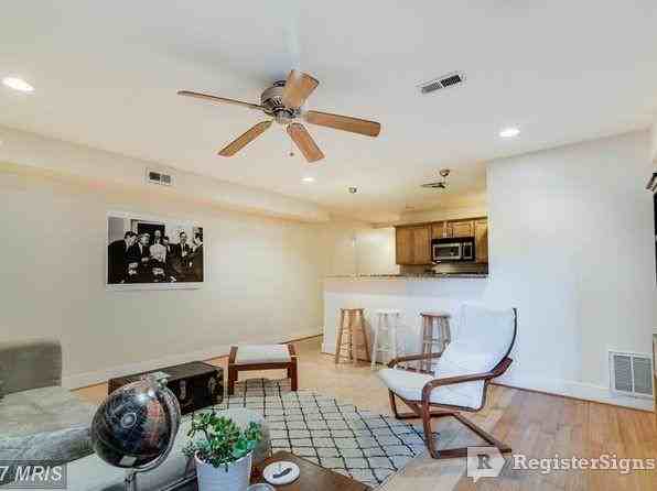 716 7th St NW - Photo 2 of 18