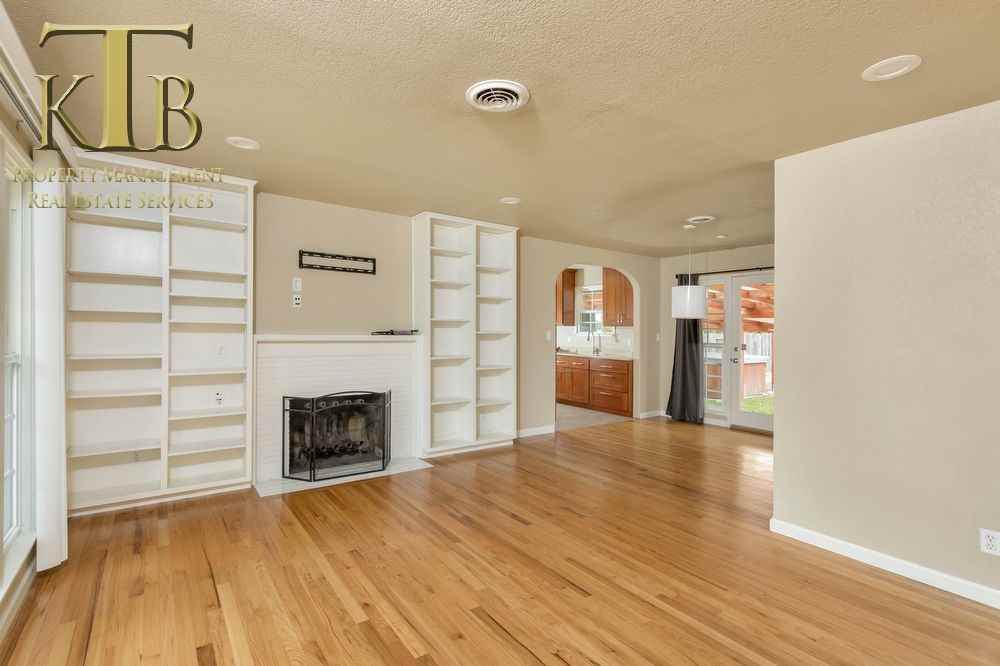 2431 Catalina Dr - Photo 3 of 16