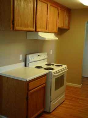 1617 Catalpa St - Photo 3 of 9
