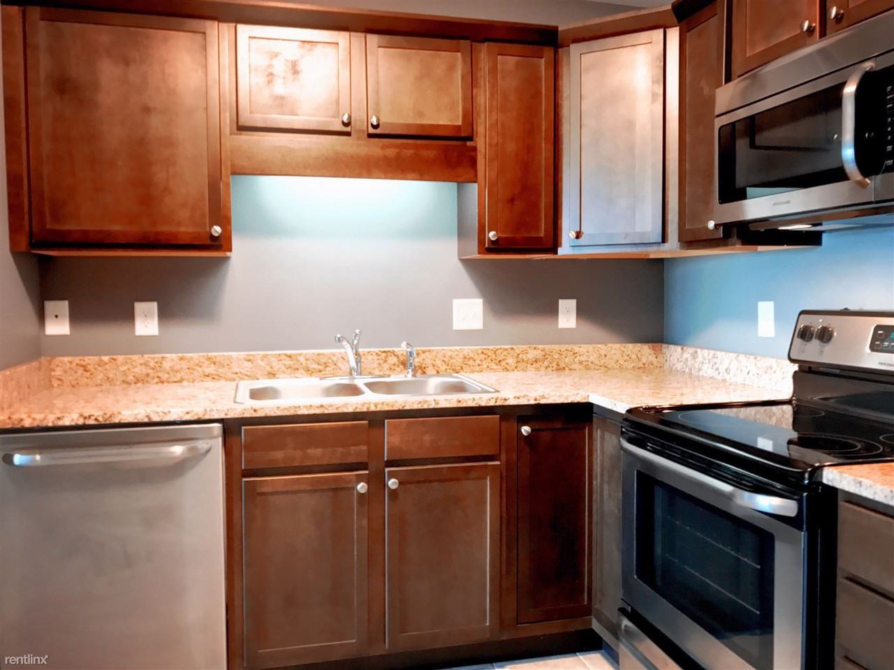 Shadow Ridge Condominiums - Photo 3 of 19