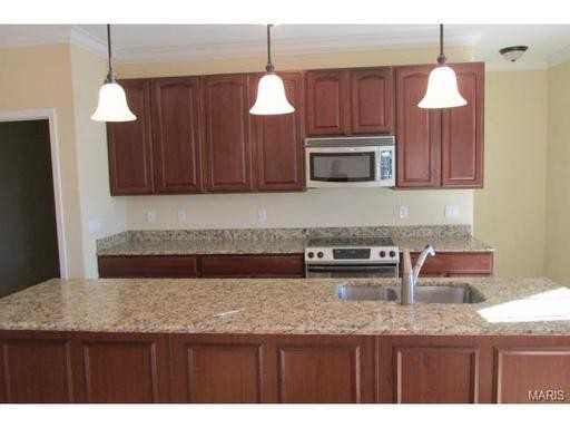 185 Meadows Of Wildwood Blvd - Photo 3 of 33