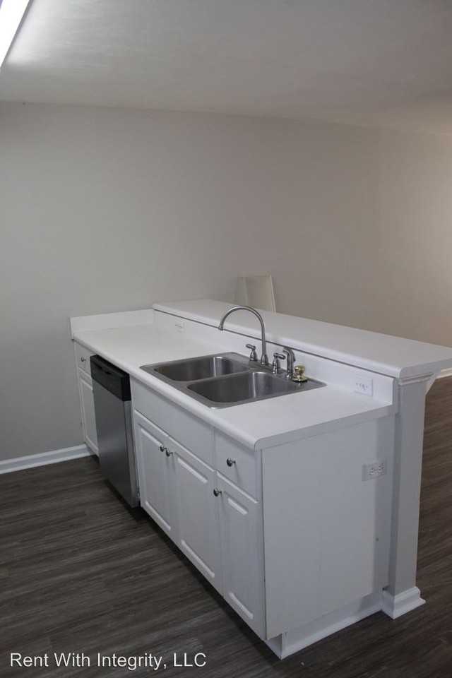 Augustus Oak Court - Photo 3 of 15