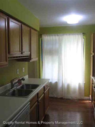 1476 Ward Dr - Photo 3 of 6