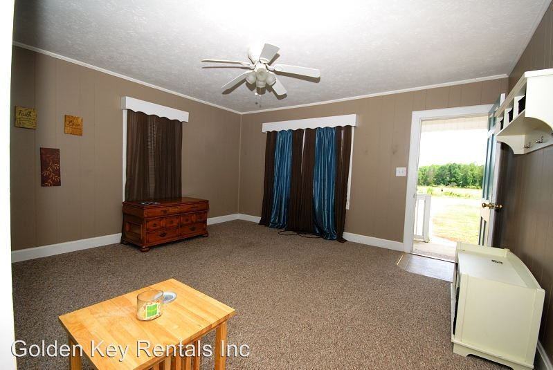 1094 Grantham School Rd - Photo 3 of 8