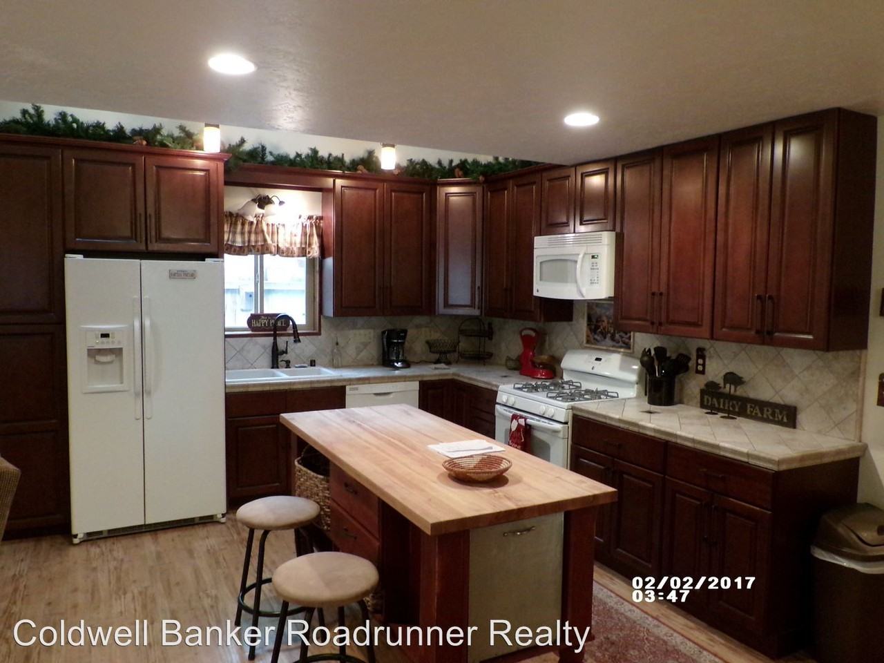 1076 Mt Shasta Rd - Photo 3 of 30