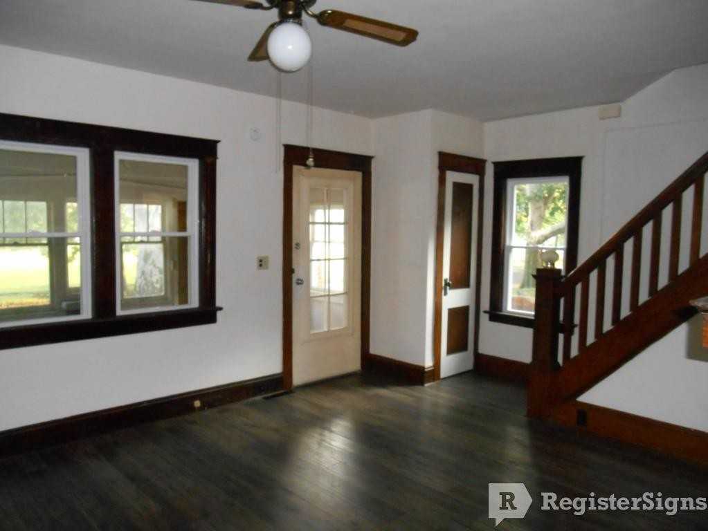427 E 22nd St - Photo 2 of 2