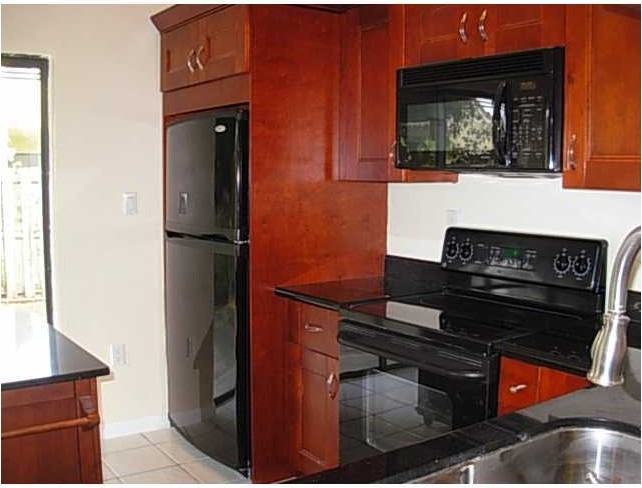 15021 E Waterford Dr - Photo 2 of 6