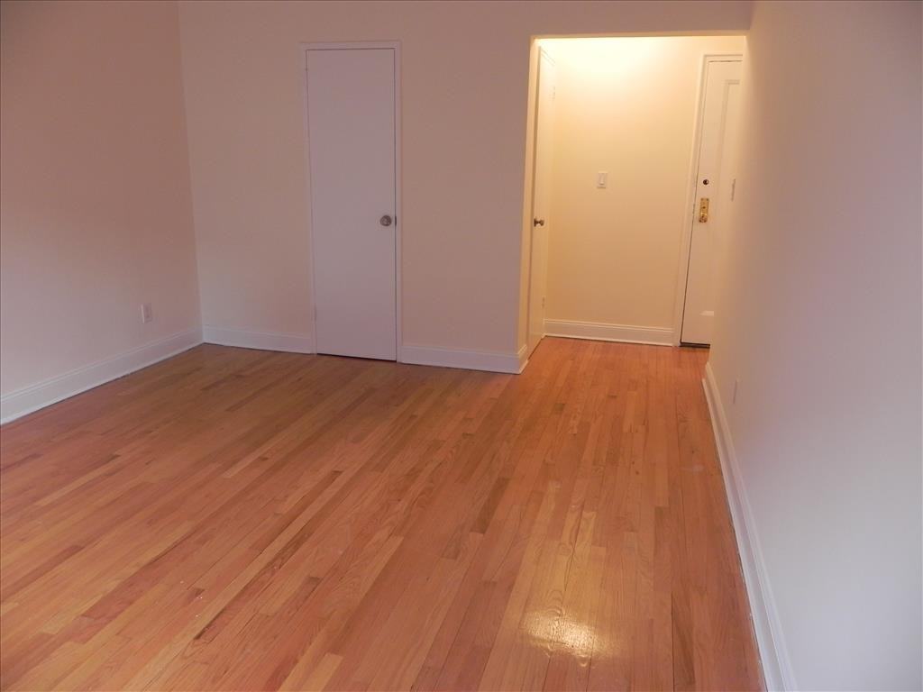 17 Schenck Avenue - Photo 2 of 11