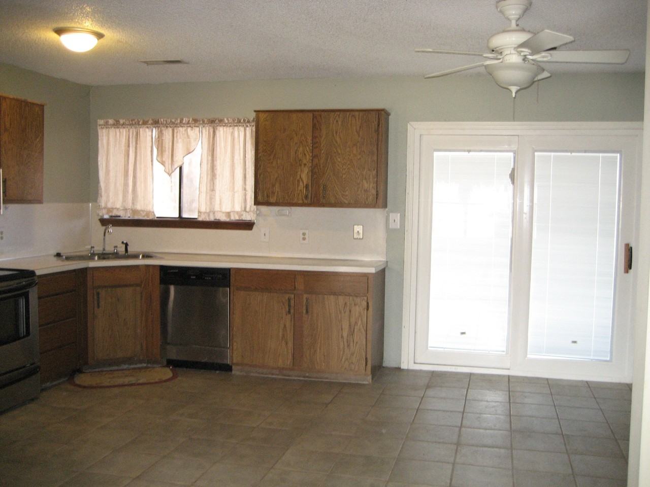 228 S 181st E Ave - Photo 3 of 12