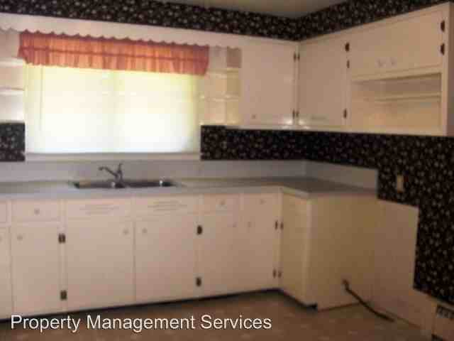 903 College Ave - Photo 2 of 5